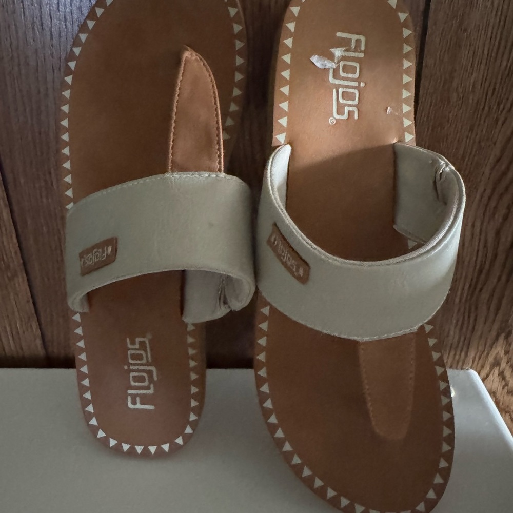 Flojo Sandals - Picture 3 of 12